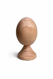 Дерев'яна заготовка-яйцо на підставці (4,2-4,9 см х 8,9-9,4 см)